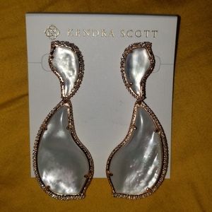 Brand new! Kendra scott earrings